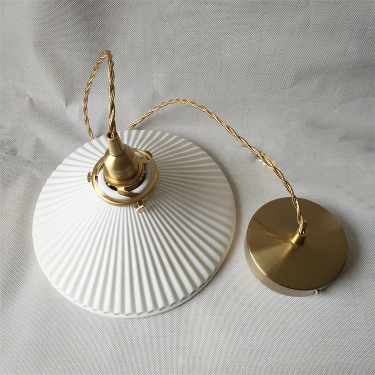 (Y)White Ceramic Pendant Lamp,White Ceramic Pendant Lamp with Brass Socket,Dining Room Pendant Lamp,Bedroom Bedside Bar Pendant Lamp,Living Room Pendant Lamp