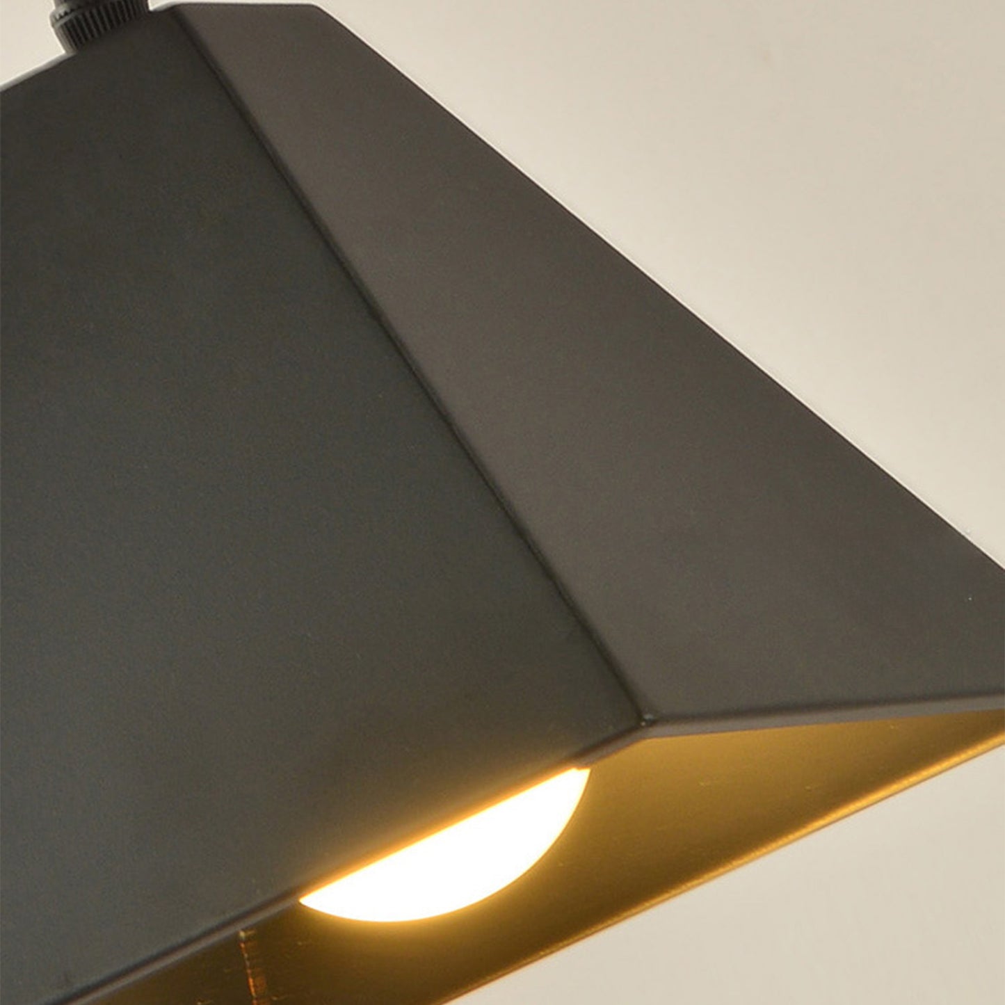 (N) ARTURESTHOME Modern Minimalist Art Deco Triangle Indoor Chandelier