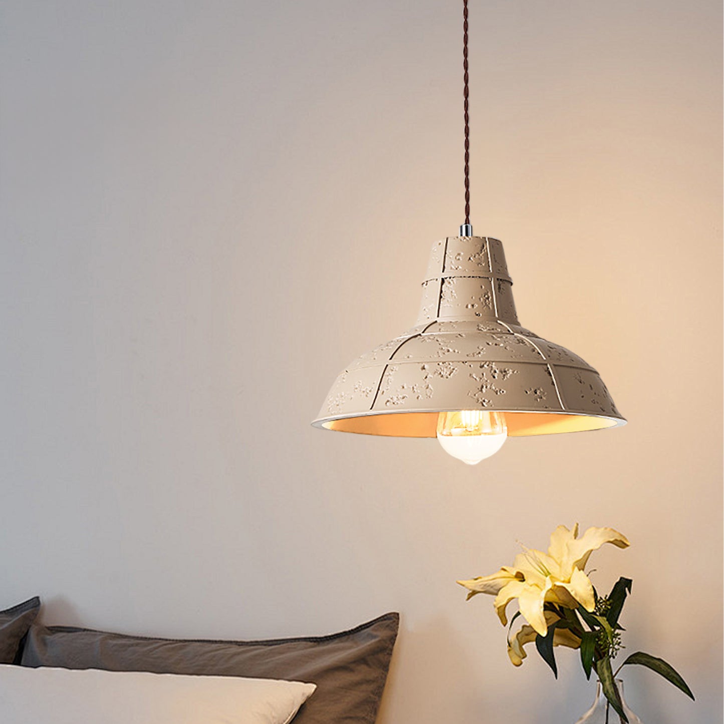 (N) ARTURESTHOME Japanese Modern Creative Straw Hat Shape Interior Decorative Chandelier