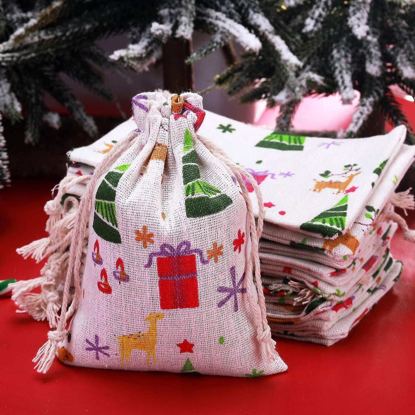 (Y)40 Pieces Christmas Drawstring Gift Bags Reusable Burlap Bags Christmas Candy Treat Bags For Xmas Holiday Party Supplies