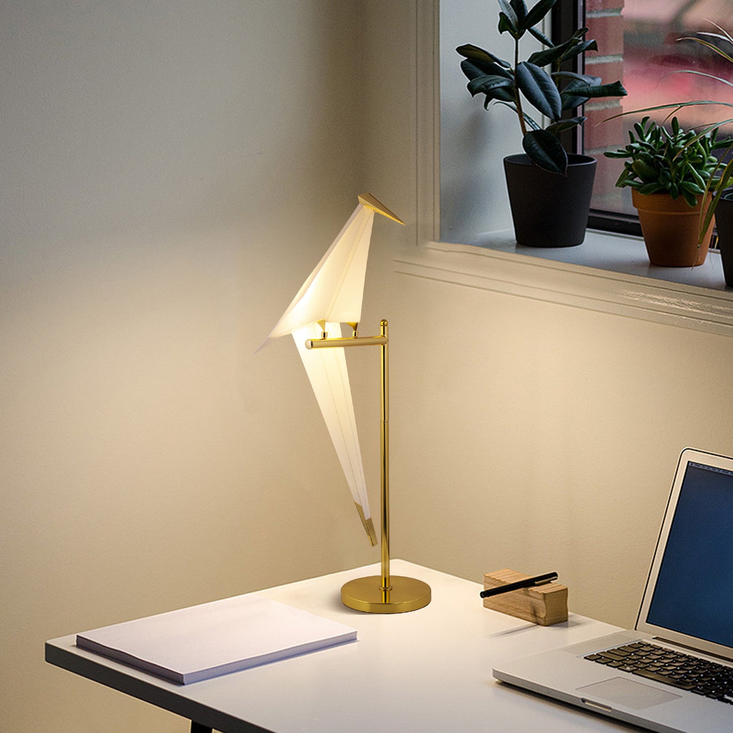 (Q)Nordic Creative Paper Crane LED Desk Lamp,Modern Art Origami Bird LED Floor Lamp,Suitable for Living Rooms,Bedrooms,and Offices