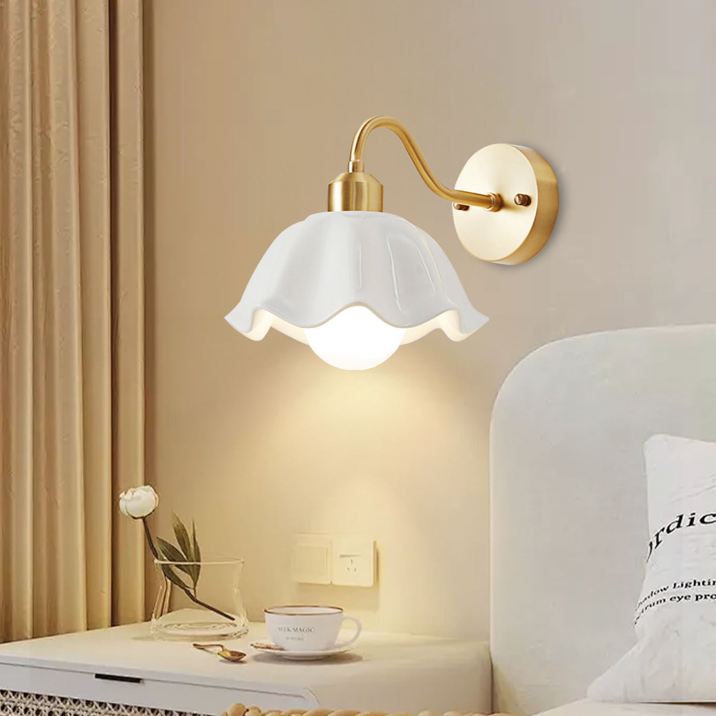 Modern Modern Minimalist Astonishing Silence Wind Glass Bedside Wall Sconce